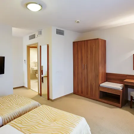 Arche Pulawska Warsaw